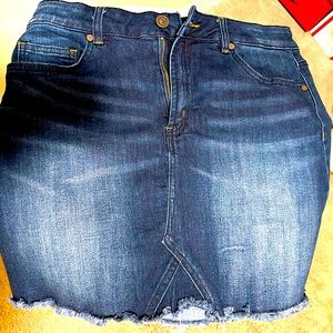 Indigo Rein women’s mini jean skirt Size 13 waist 31 ! excellent condition